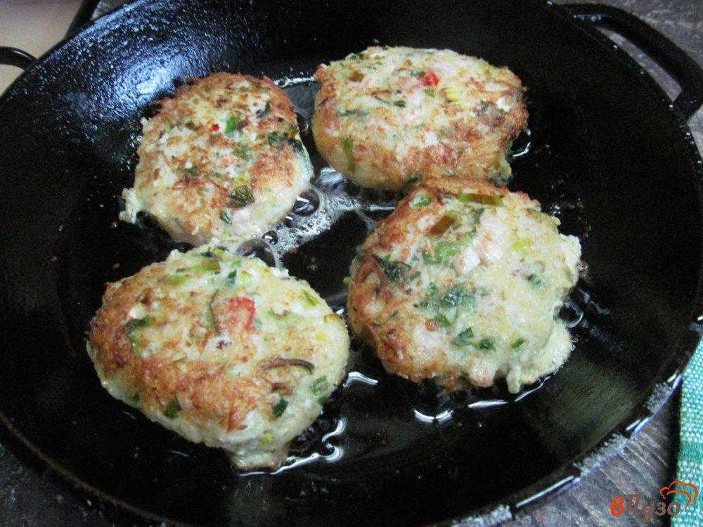 Картофельные биточки с сыром и зеленью – кулинарный рецепт