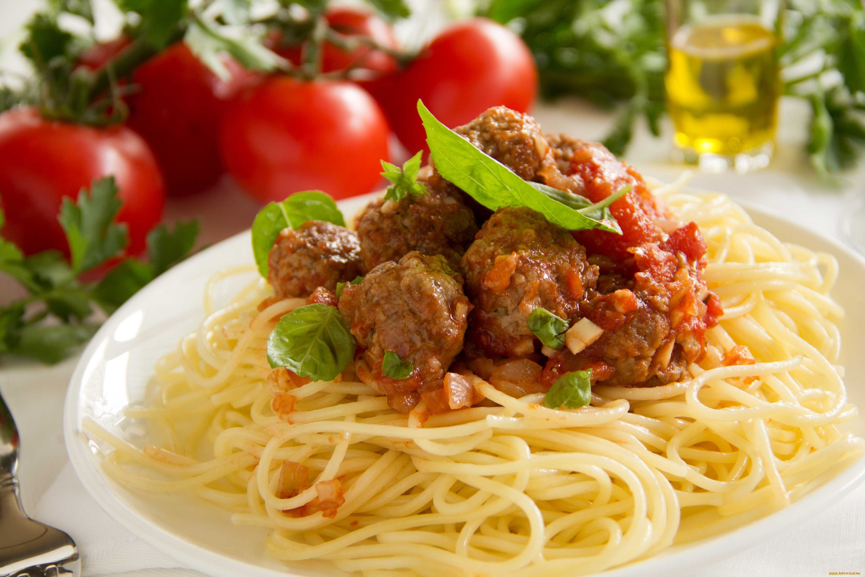 Спагетти с тефтелями – 2 рецепта для сытного ужина