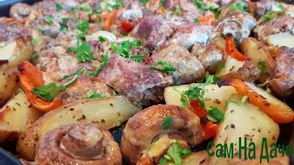 Свинина с грибами и картофелем в горшочках - 6 пошаговых фото в рецепте
