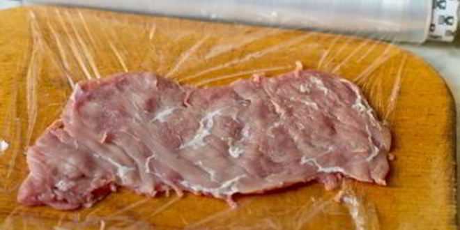 Мясная подлива с томатным соусом и мукой из свинины