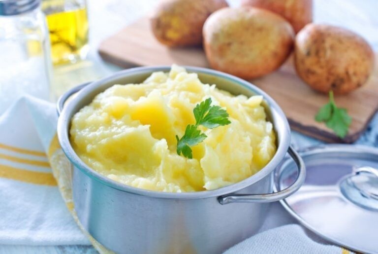 Картофельные котлеты с сыром и зеленью – кулинарный рецепт