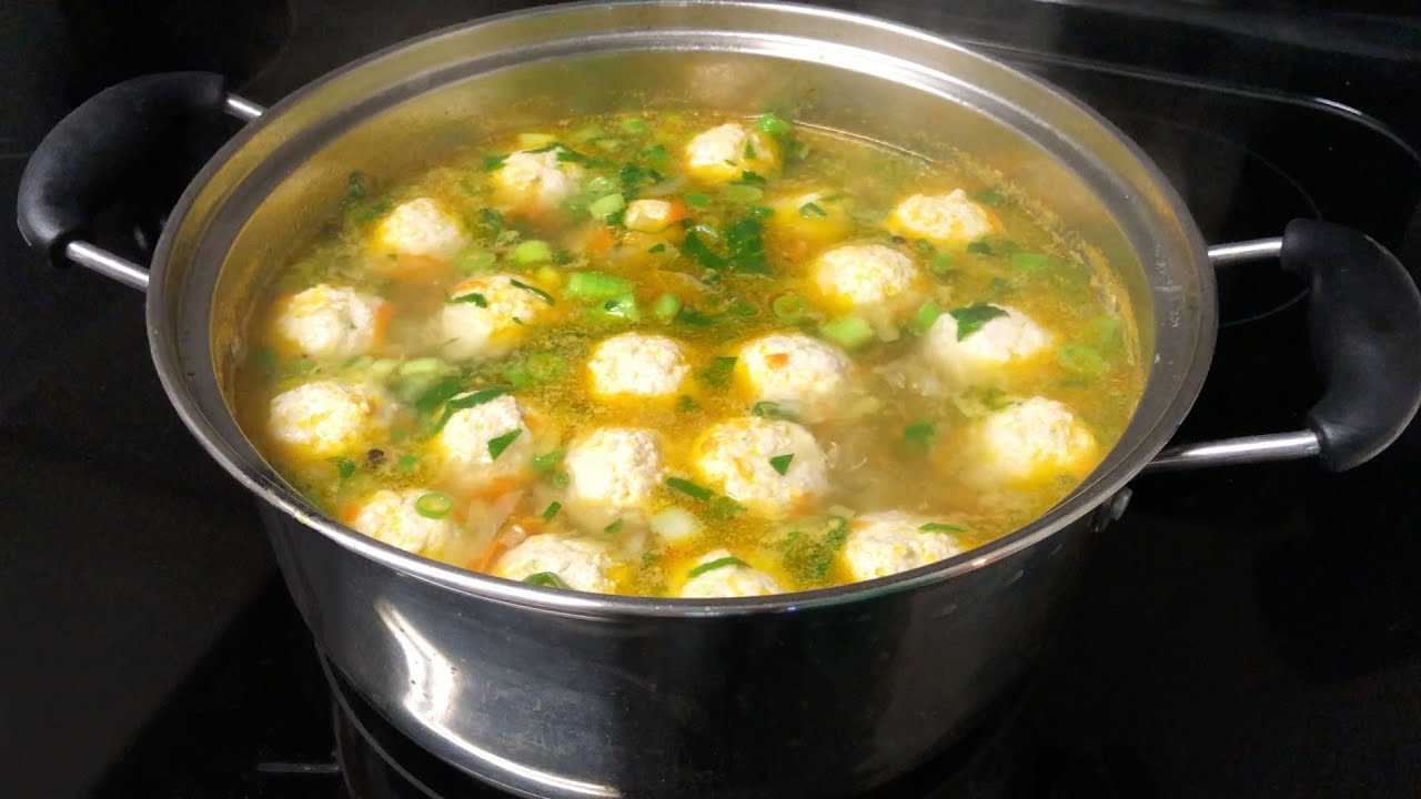 Суп с фрикадельками и лапшой "паутинка" – кулинарный рецепт