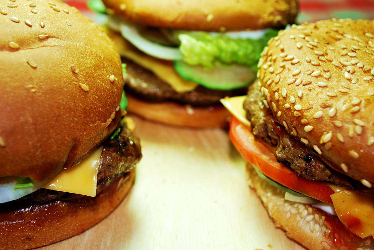 Домашний гамбургер с котлетой – кулинарный рецепт
